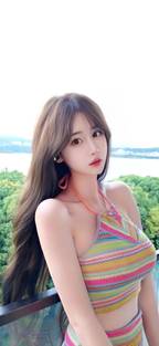 号舱房的女人
